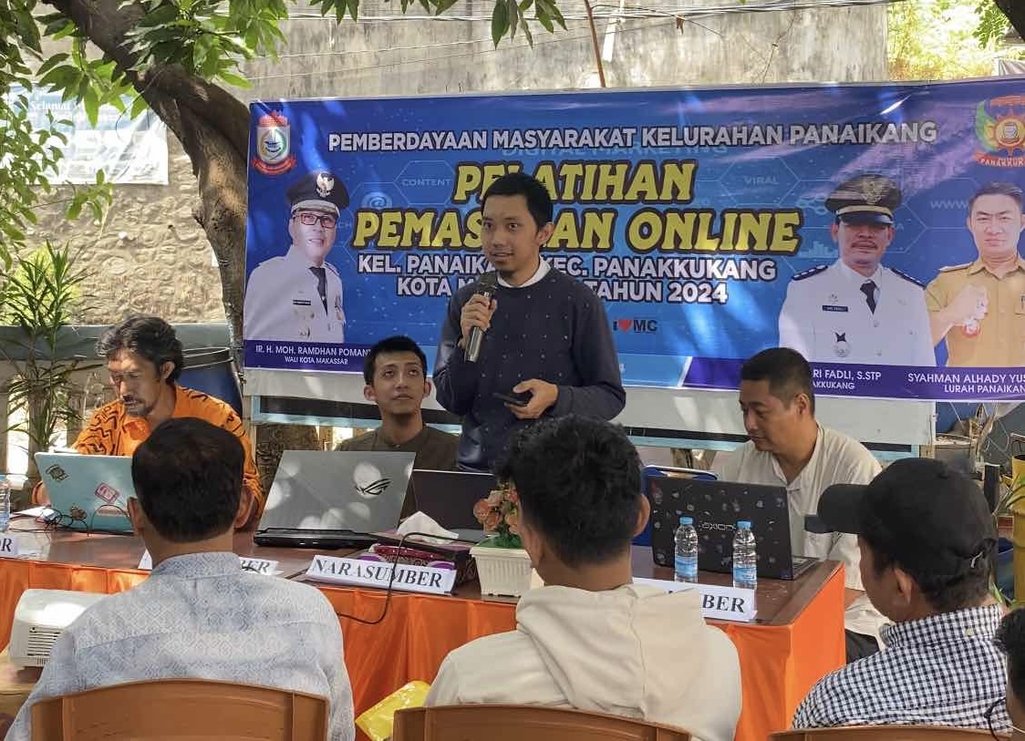 Tim ICT Kominfo Makassar Paparkan Panduan Teknologi Praktis bagi Pelaku UMKM Kelurahan Panaikang