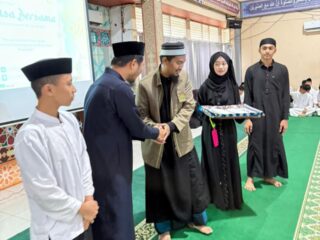 Siswa Boarding Athirah Baruga Bangun Kepedulian Sosial Lewat Ramadan Berbagi