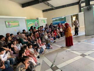 Batik dan Cerita Kartini Warnai Perayaan Hari Kartini di TK Islam Athirah Makassar