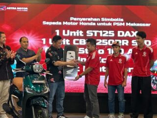 Asmo Sulsel Serahkan 15 Unit Sepeda Motor Honda untuk Dukung PSM Makassar