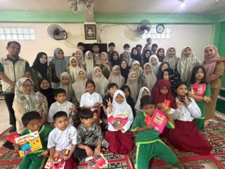 Sasar Tiga Panti Sekaligus, OSIS SMAS Islam Athirah Makassar Gelar 'Arthava Care'