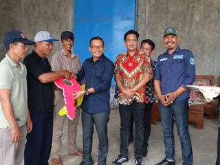 Bupati Polman Serahkan Bantuan Alsintan untuk Tiga Kelompok Tani, Perkuat Ketahanan Pangan