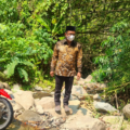 Tembus Medan Sulit, Bupati Polman Samsul Mahmud Kunjungi Desa Lenggo yang Viral karena Jalan Rusak
