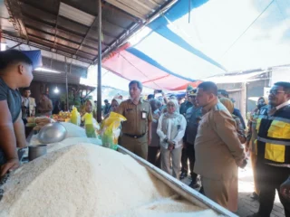 Wali Kota Makassar Sidak Pasar Pabaeng-baeng, Pastikan Harga Pangan Stabil dan Pasar Tertata Rapi