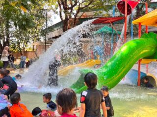TK Islam Athirah Bukit Baruga Kenalkan Keberanian dan Kemandirian Anak Lewat Kegiatan Renang