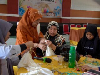 Dari Ikatan Kain Menjadi Karya Bermakna, GMTD Hadirkan Tabung Karya Vol. 5 Bersama 45 Perempuan Penyandang Disabilitas