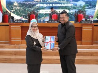 Pemkab Polman Serahkan Ranperda APBD 2027 Rp1,54 Triliun ke DPRD, Usung Anggaran Berimbang